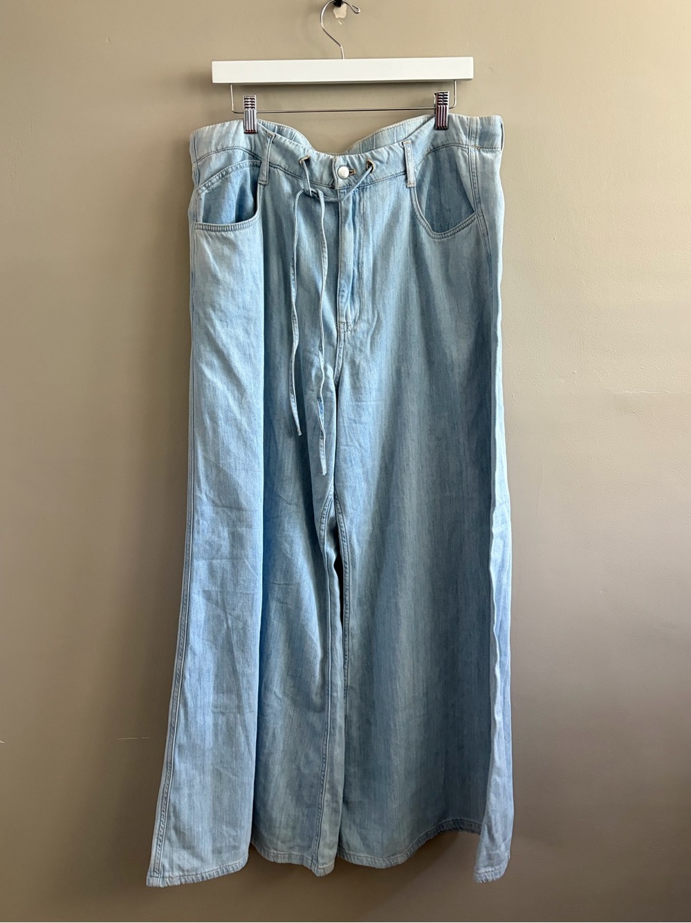 Pilcro Drawstring Pull-On Wide-Leg Jeans from Anthropologie Size XL light wash